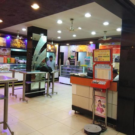 Hotel Vandematharam Bangalore Extérieur photo